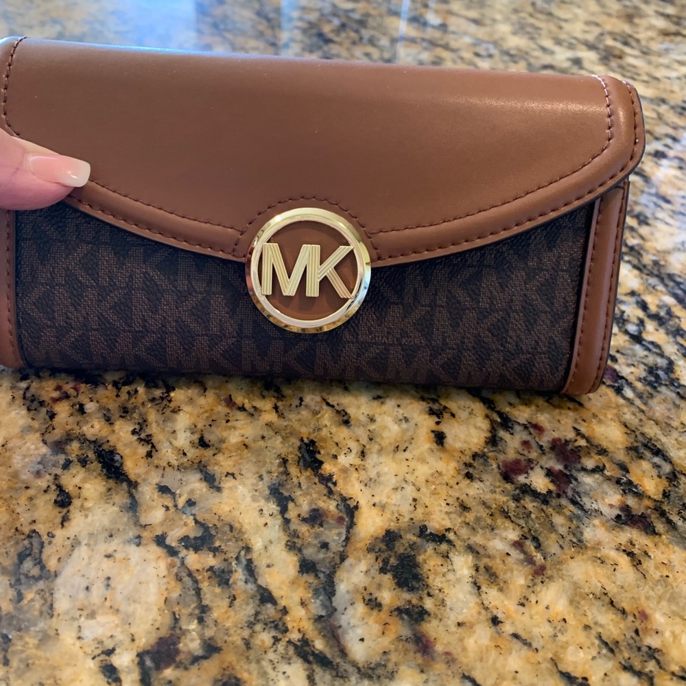 MK Fulton wallet